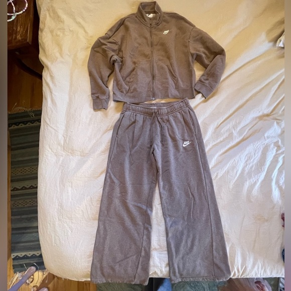 Nike Pants - NWOT Nike Wide Leg Crop Sweat Set Size M Taupe